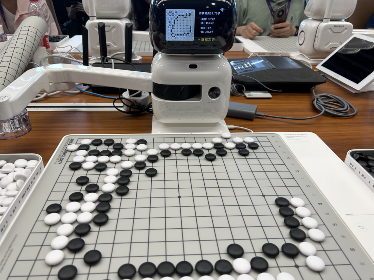 元萝卜ai机器人围棋版:制衡计算之术——ai围棋走进校园