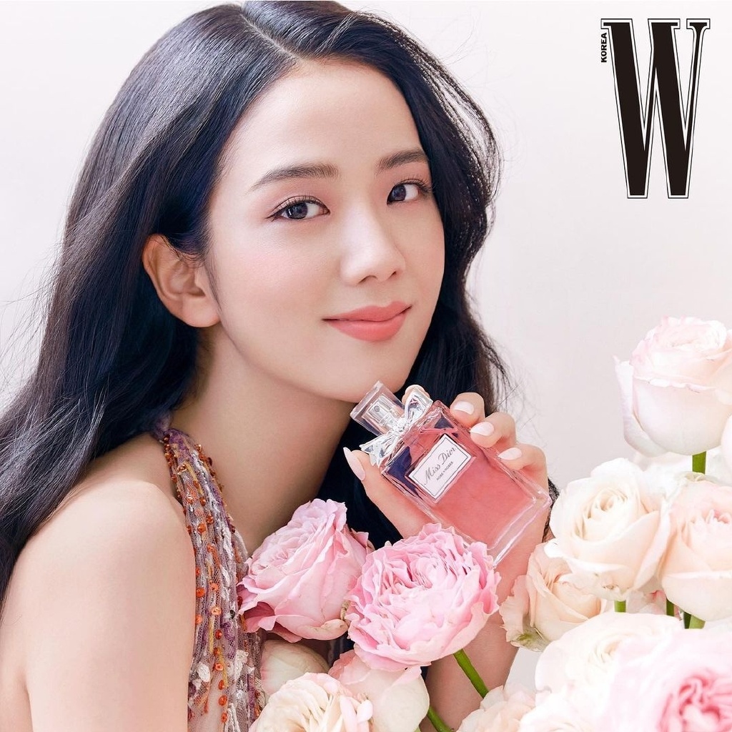 智秀《wkorea》美妆画报……甜美可人的花仙女