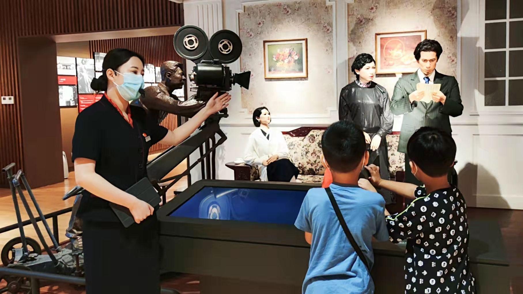 国庆我在岗丨国歌展示馆讲解员刘冉:越是节假日,我们越要坚守岗位