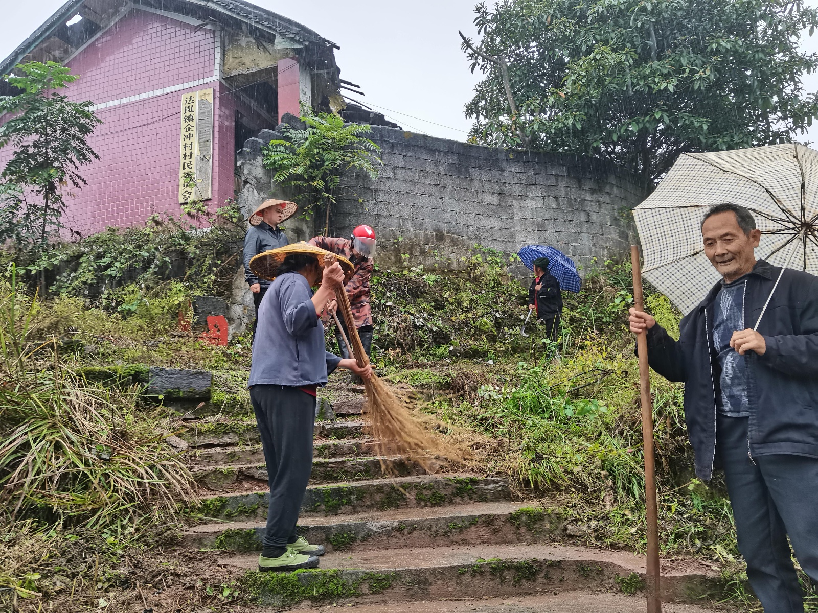 泸溪县达岚镇"五员"齐上 助力农村人居环境整治攻坚战