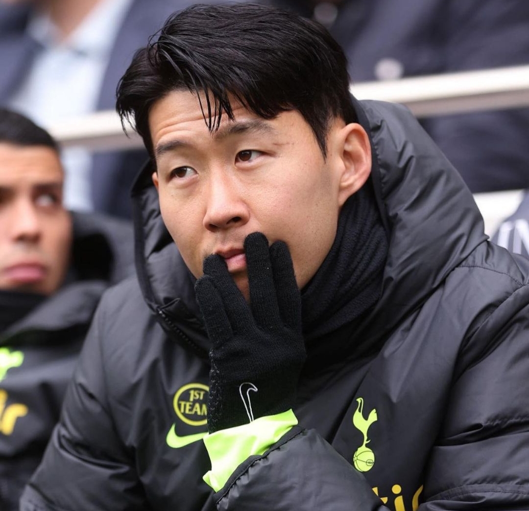 孙兴慜非常生气,热刺内讧曝光,凯恩搭档想离开,皇马计划报价?