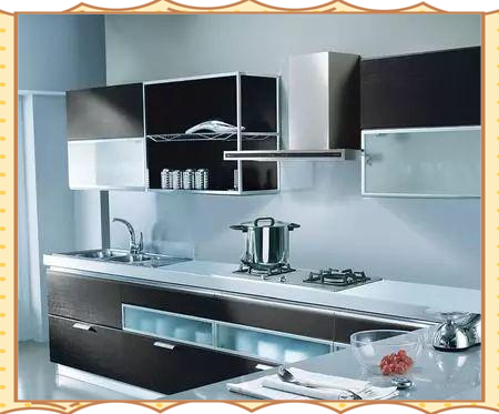 居家风水：厨房地位重要，炉灶及门的摆放禁忌你知道吗？