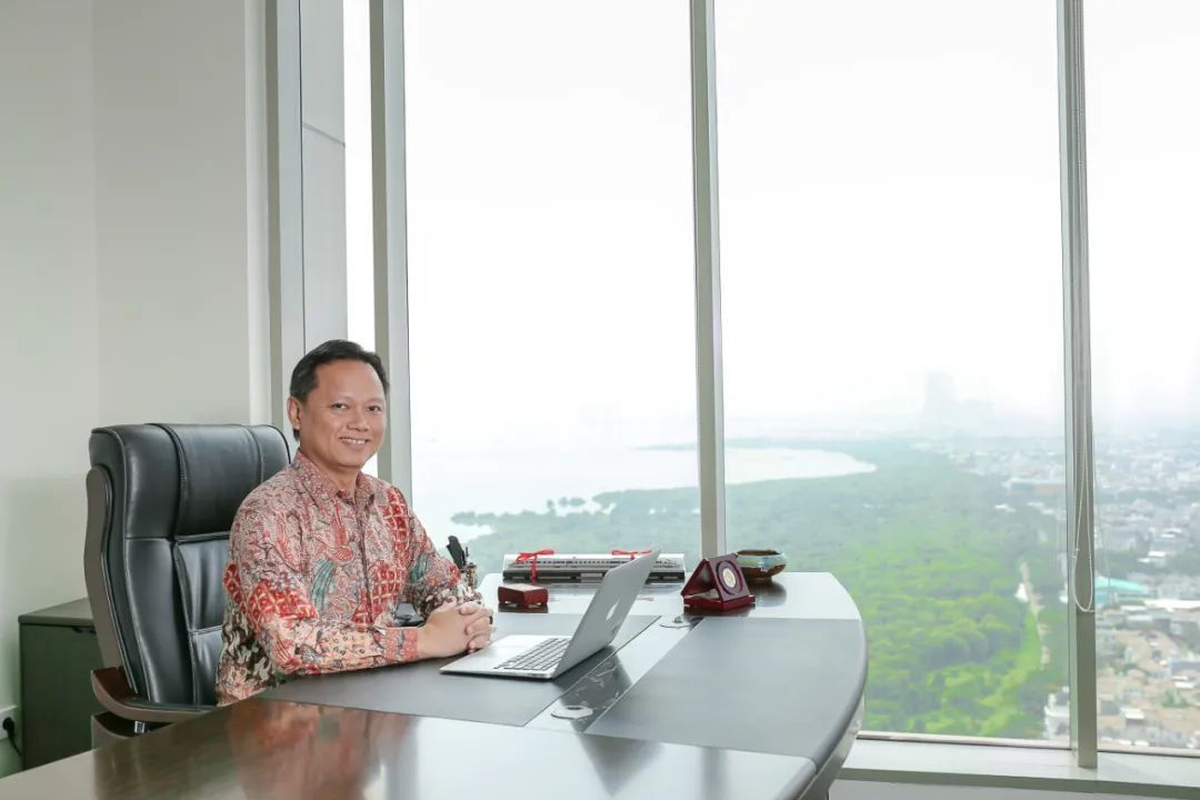 黄正义:中国企业不仅传授新技术,而且参与起草技术标准丨老外讲故事