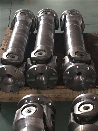 为什么汽车传动系统需要使用万向传动装置