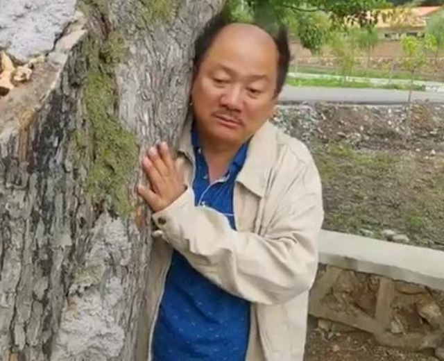 《乡村爱情15》拍摄欢乐多,喜欢作妖的谢广坤又上树了