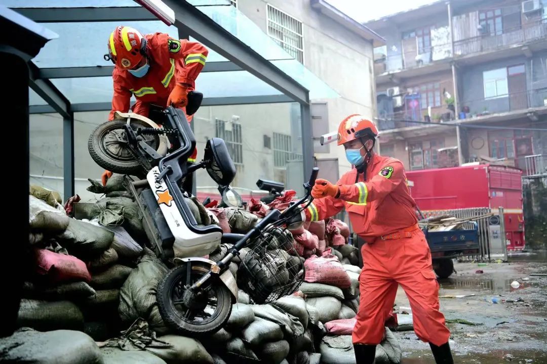 800多公里,55名消防员,12个驰援河南抗洪救灾的日夜!