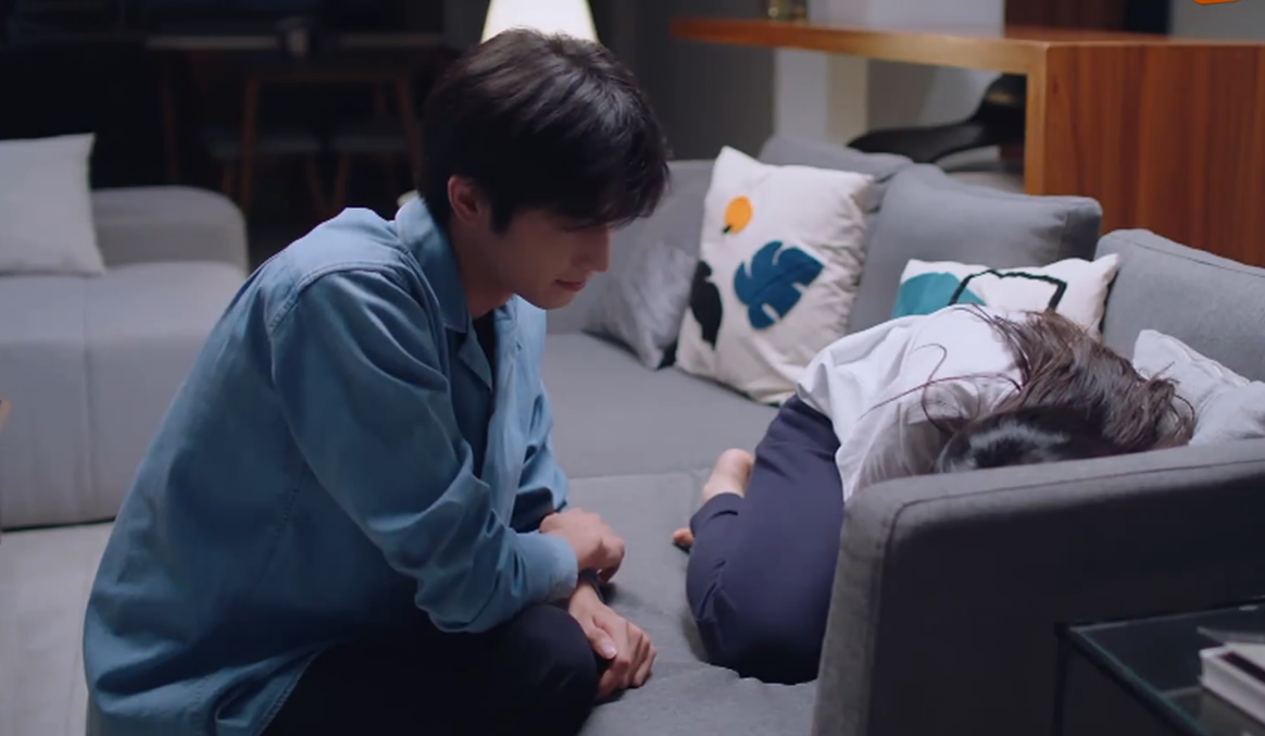 《以家人之名》凌霄李尖尖吻戏超甜,贺子秋输在哪很明显了