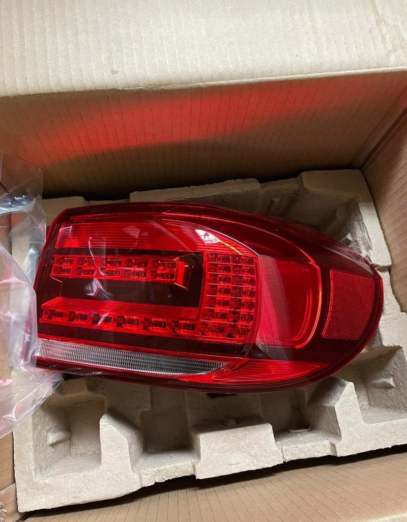 Luz trasera derecha cami¨®n Beiben vista frontal