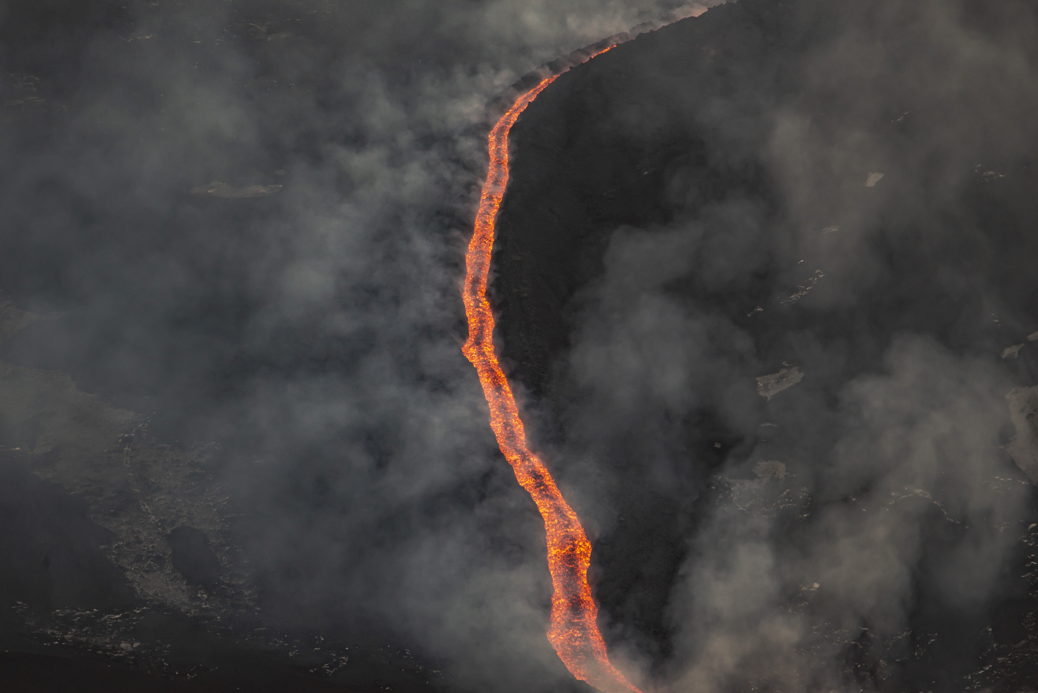 熔岩流淌 意大利埃特納火山噴發