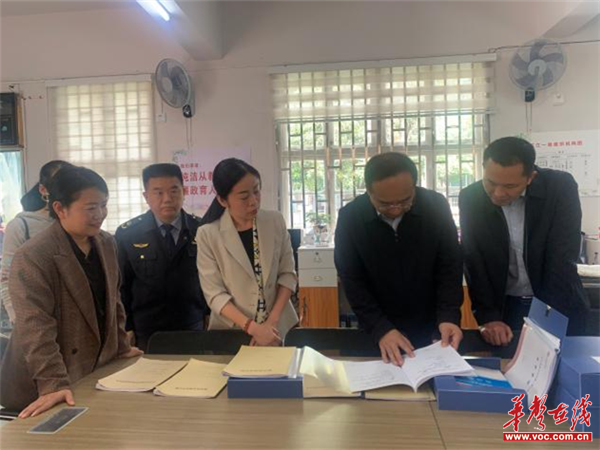 怀化市领导陈旌赴芷江一幼检查校园食品安全工作