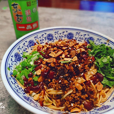 东古家味美食 有态度的勾魂拌面