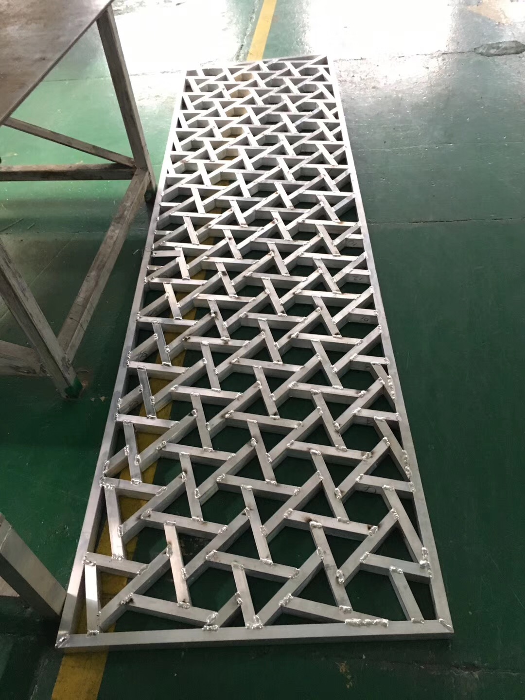 围墙棕色铝合金格栅窗花