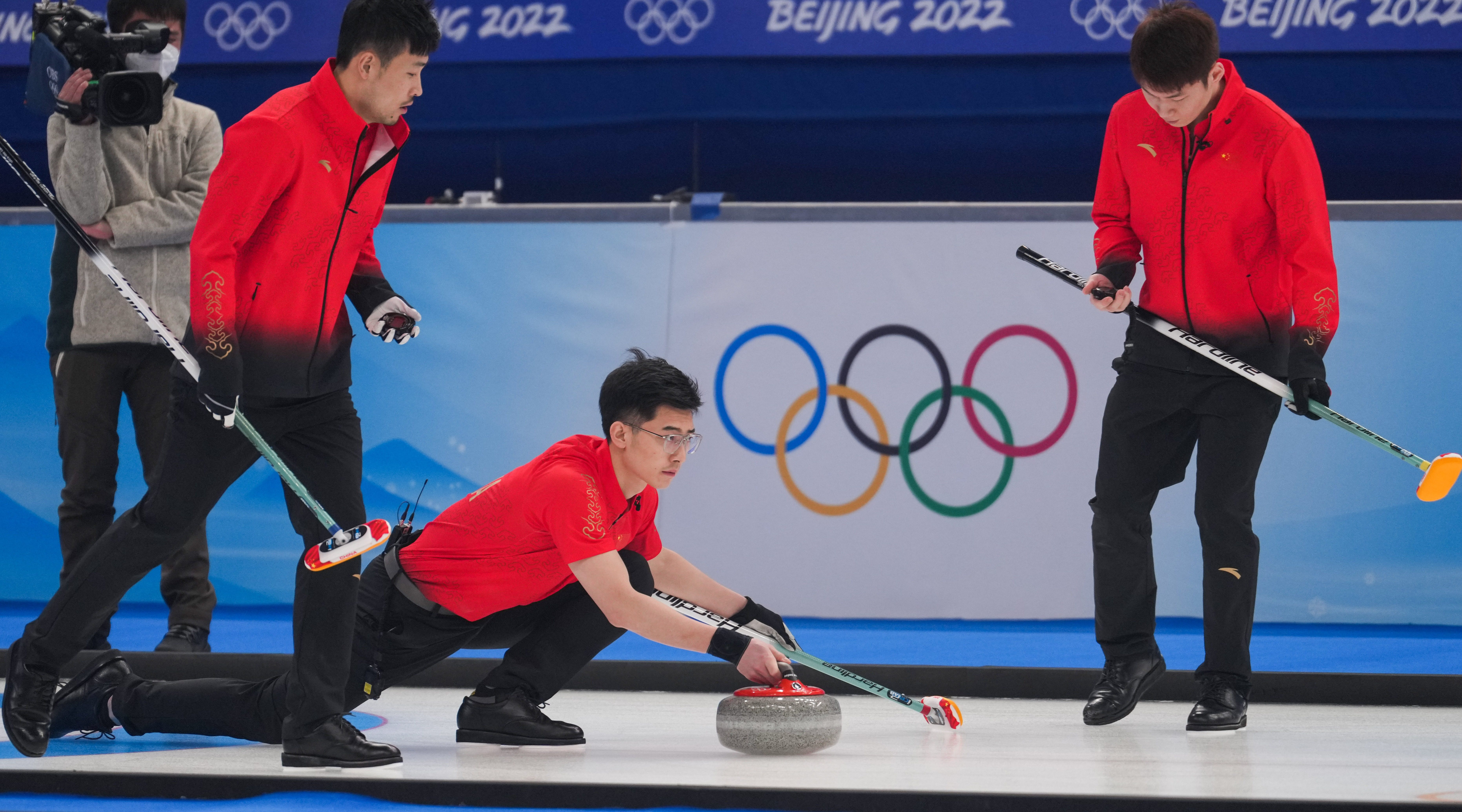 循环赛最后一战中国男子冰壶6比5战胜瑞士队