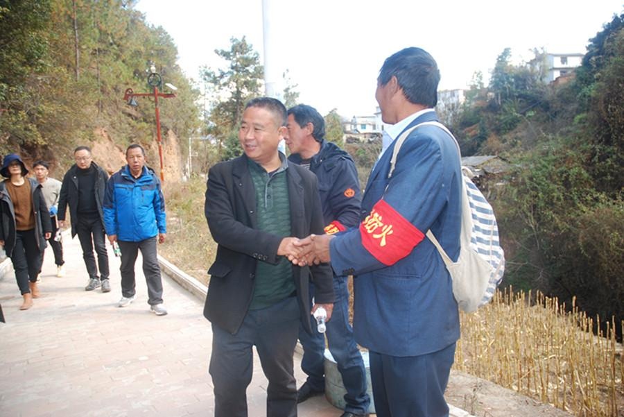 兰坪县副县长到玉屏公园检查森林防火情况