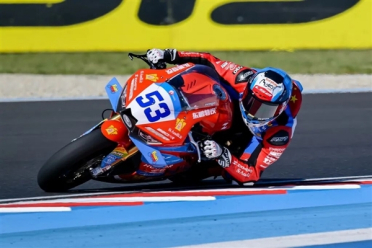 10战5冠势头凶猛！WSBK捷克站双冠后 张雪首谈签约德比斯原因