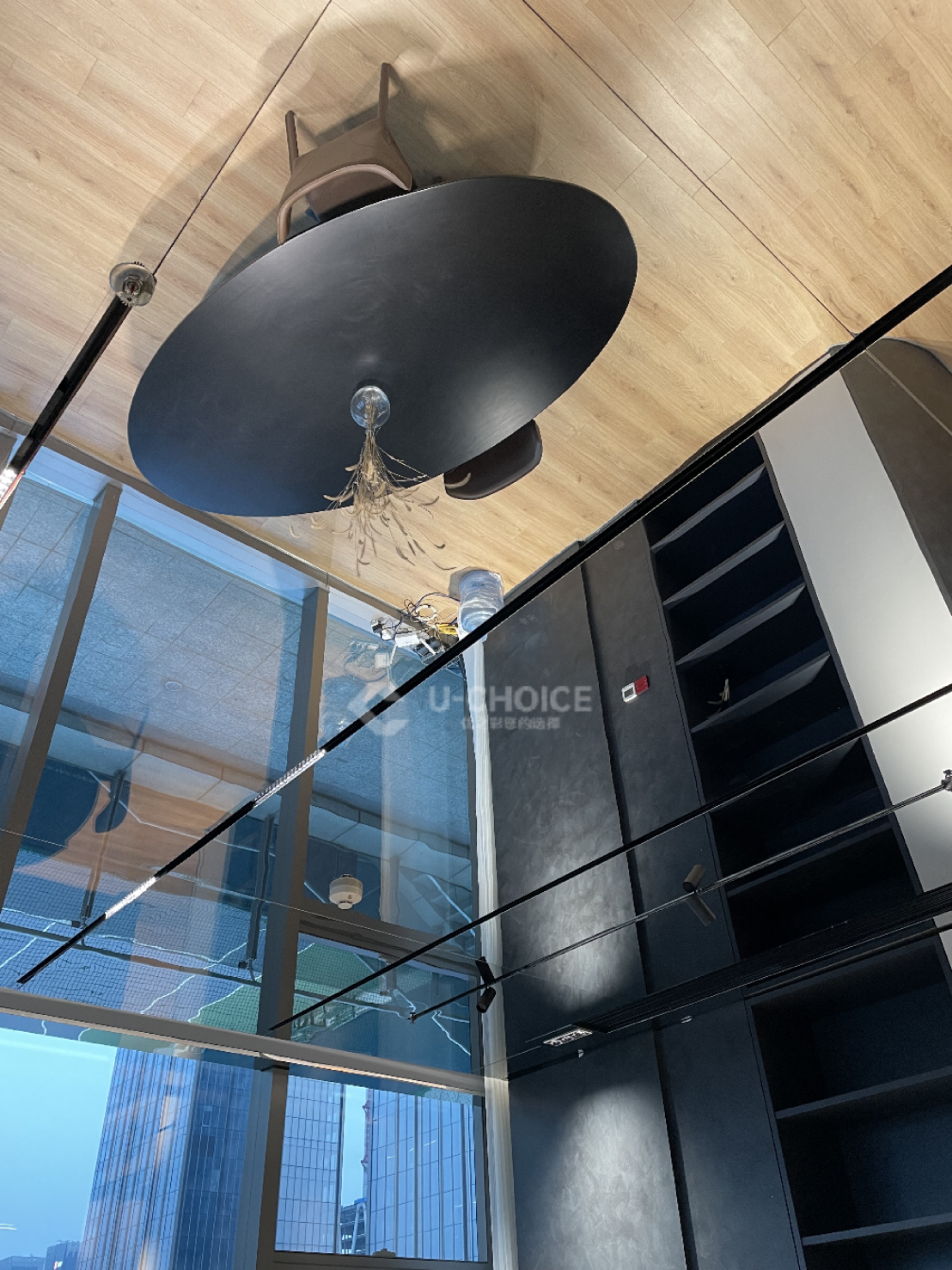 镜面不锈钢蜂窝板吊顶,打造极致办公氛围