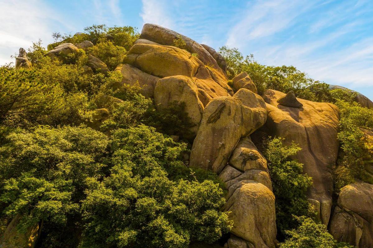 河南新县:奇松怪石将军山
