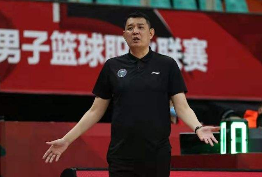 cba快讯,巩晓彬有望进篮协,广厦锁定3d外援,李春江又放弃一人