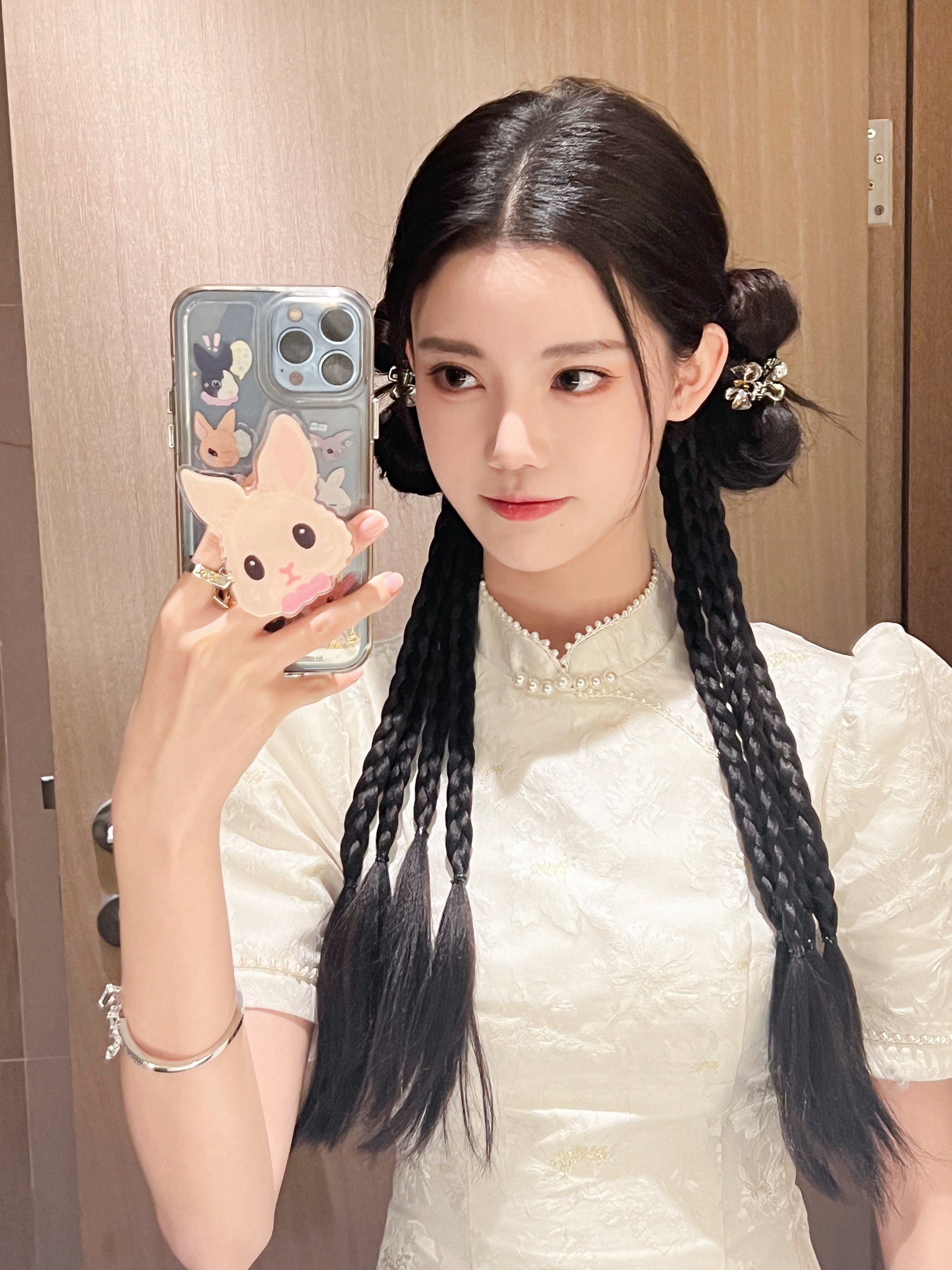 孙珍妮白色连衣裙优雅写真