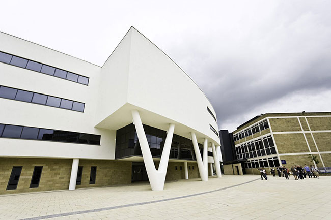 英国留学院校丨哈德斯菲尔德大学介绍