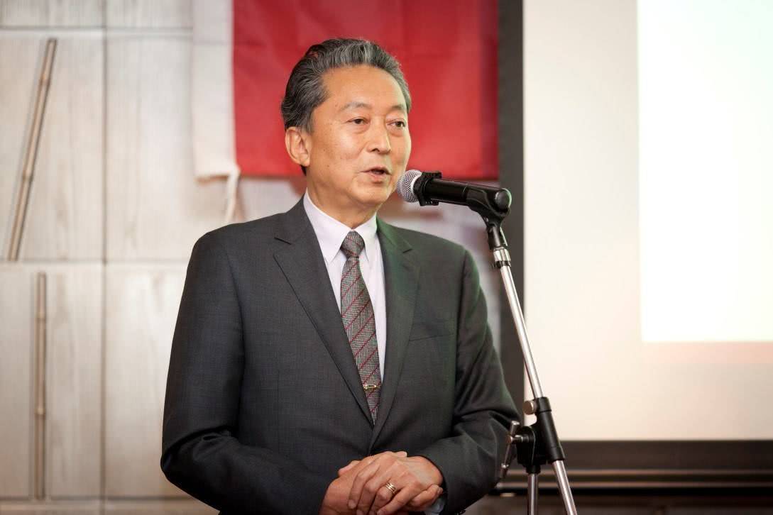 鸠山由纪夫:敢于正是错误的亲中首相