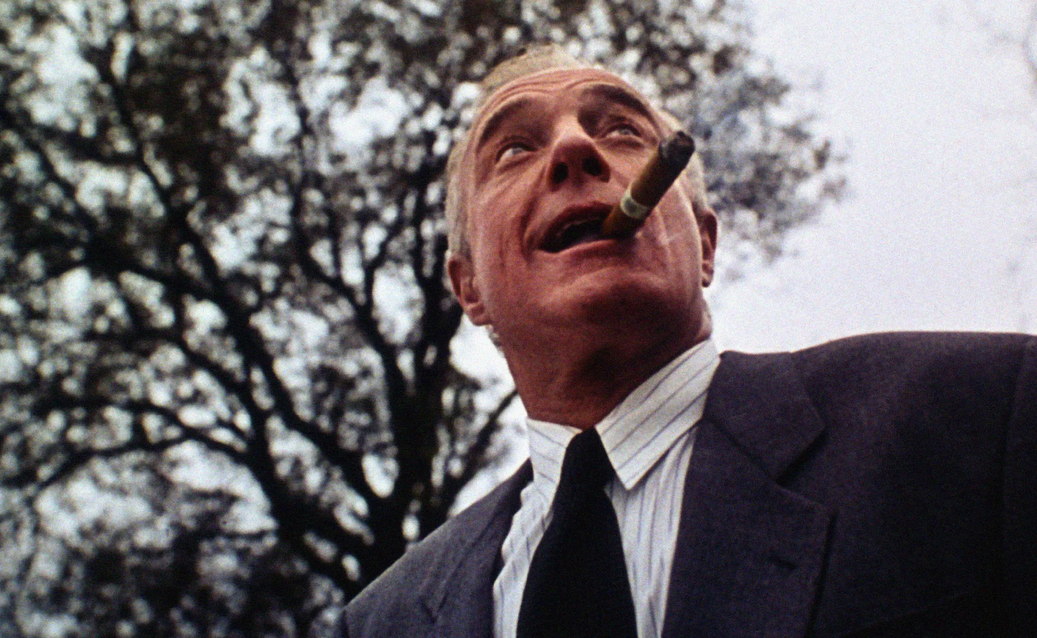 让我们记住詹姆斯凯恩在"瓶火箭"中的伟大