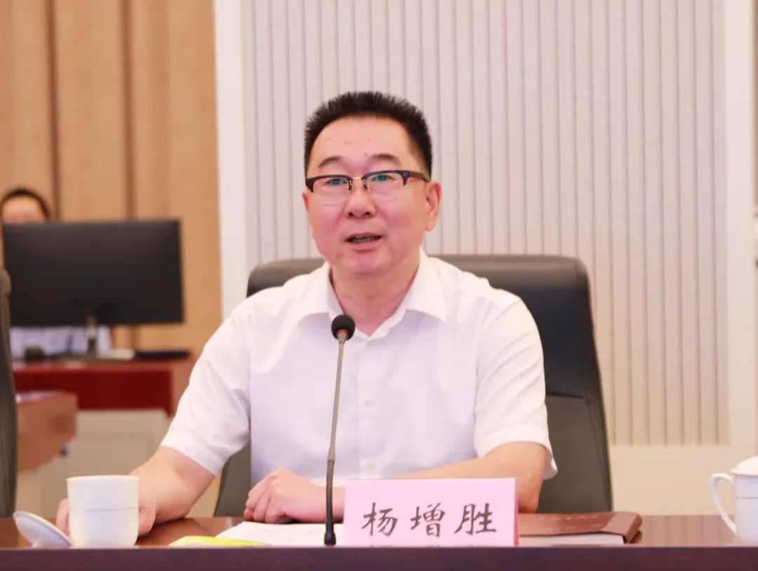 杨增胜到厅指挥中心督导调度节日值班情况