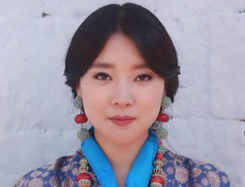 27岁不丹公主,嫁给佩玛王后的亲弟弟,亲上加亲,是自由恋爱吗