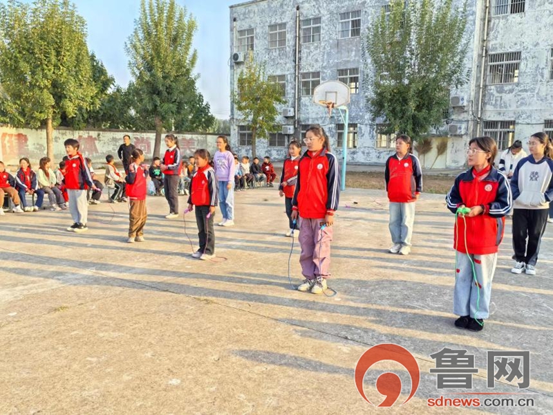 滕州市大坞镇休城小学举办第三季"孟子居休"杯跳绳比赛