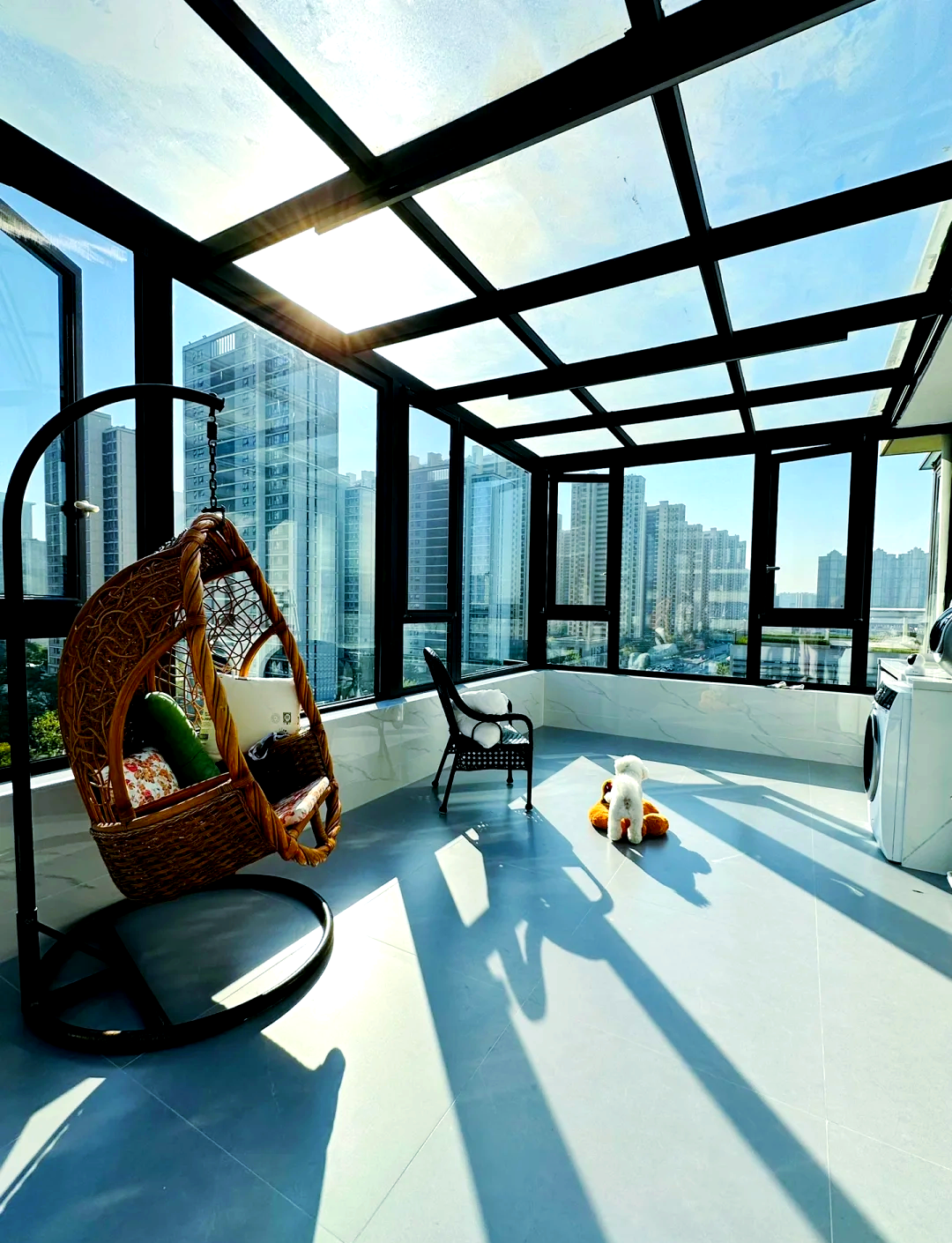 阳光房:露台花园的完美搭配,享受自然与舒适