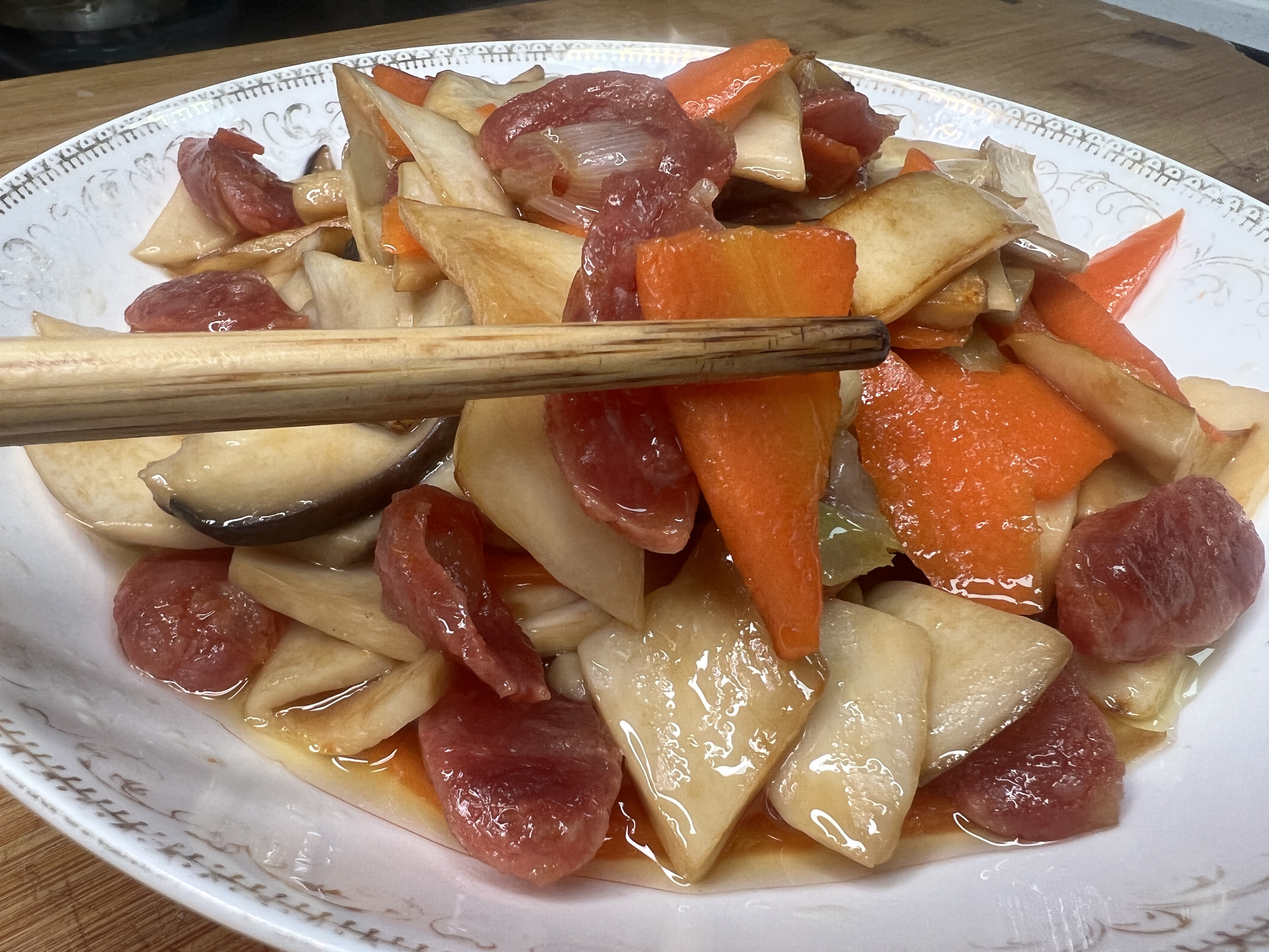 杏鲍菇炒腊肠图片