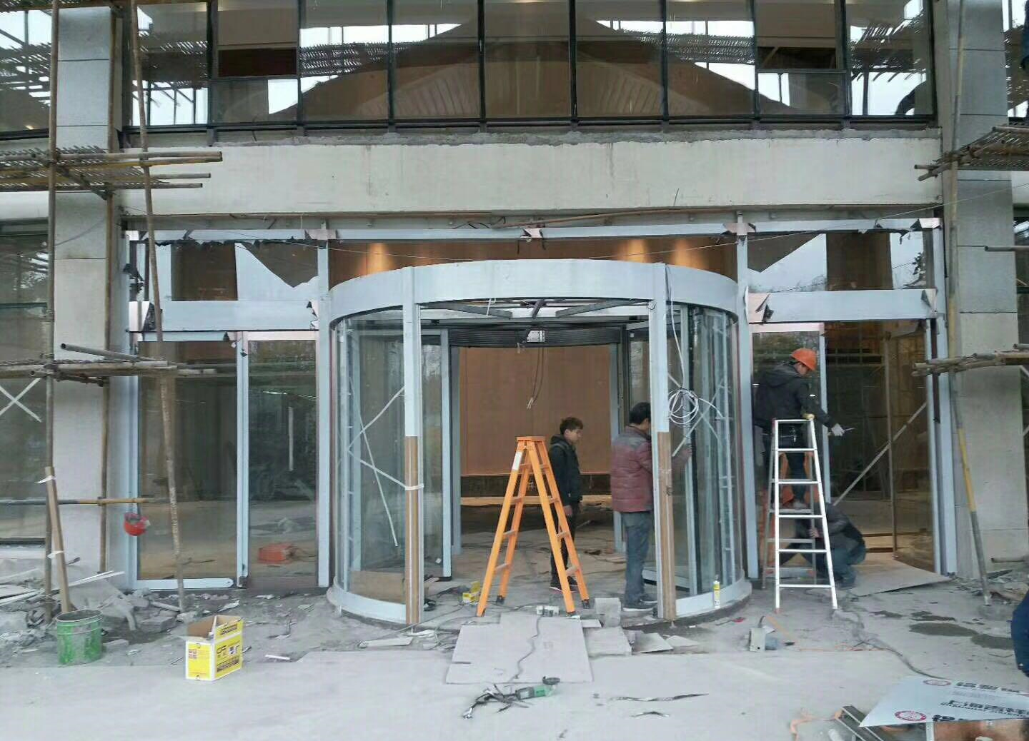 旋转门门区边门地弹门如何安装才能安全坚固,使用悠久