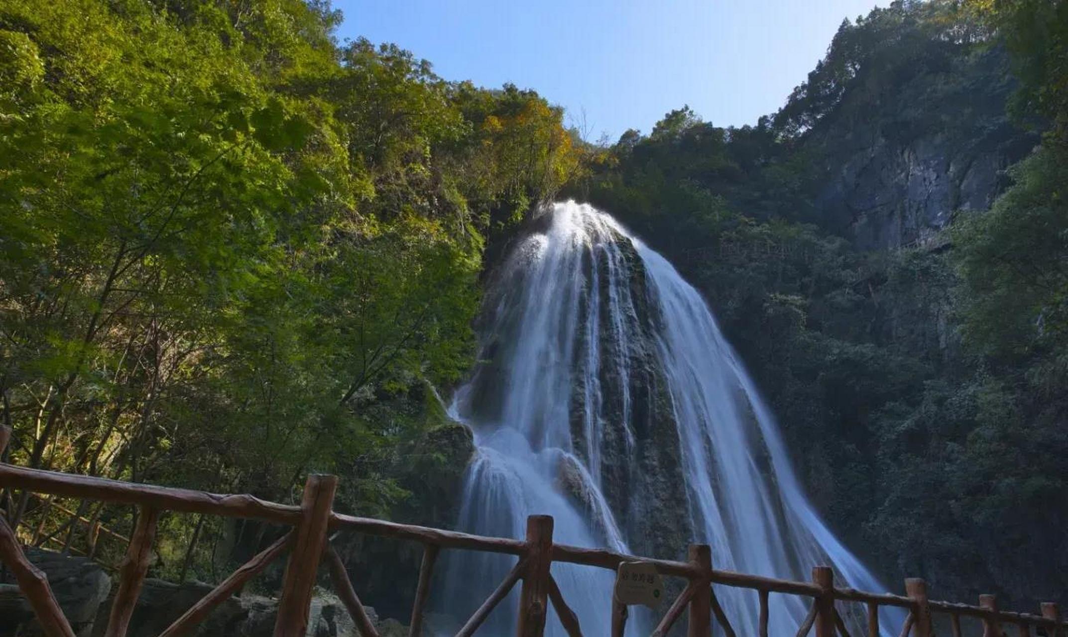 水镜庄,位于湖北省襄阳市南漳县,是东汉末年著名学者司马徽隐居的地方