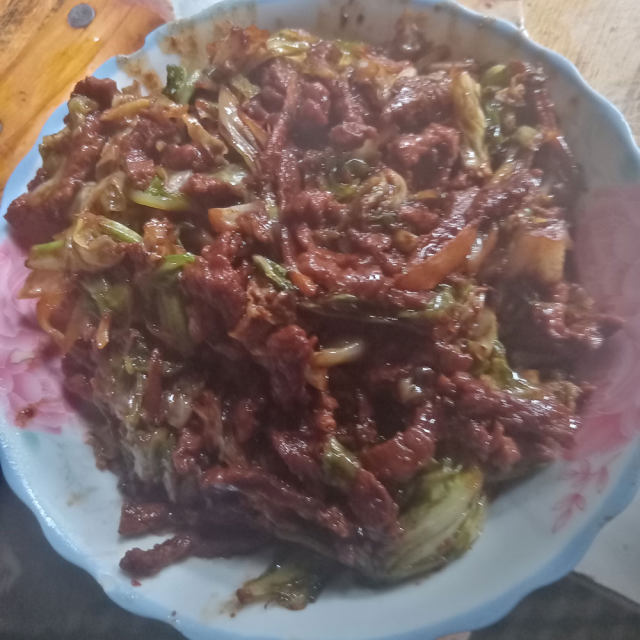 白菜牛肉丝,鲜嫩多汁,超级下饭