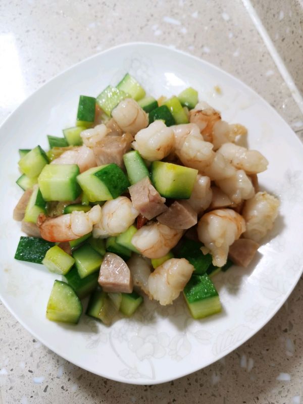 懒人福利,超简单的快手菜清炒黄瓜丁虾仁