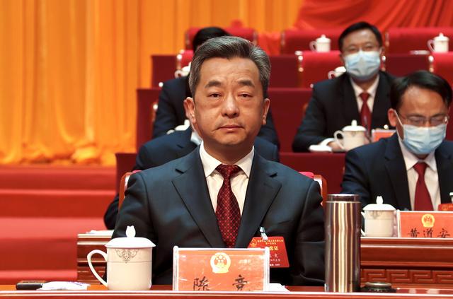 快讯|彭建忠当选为市七届人大常委会主任 陈竞当选为市人民政府市长