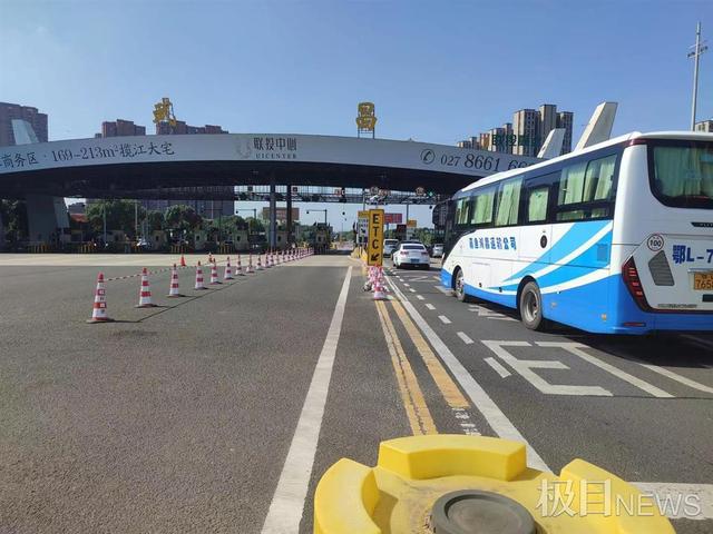 交管部门召开"马路办公会",青郑高速武昌站开辟"潮汐"车道保畅通