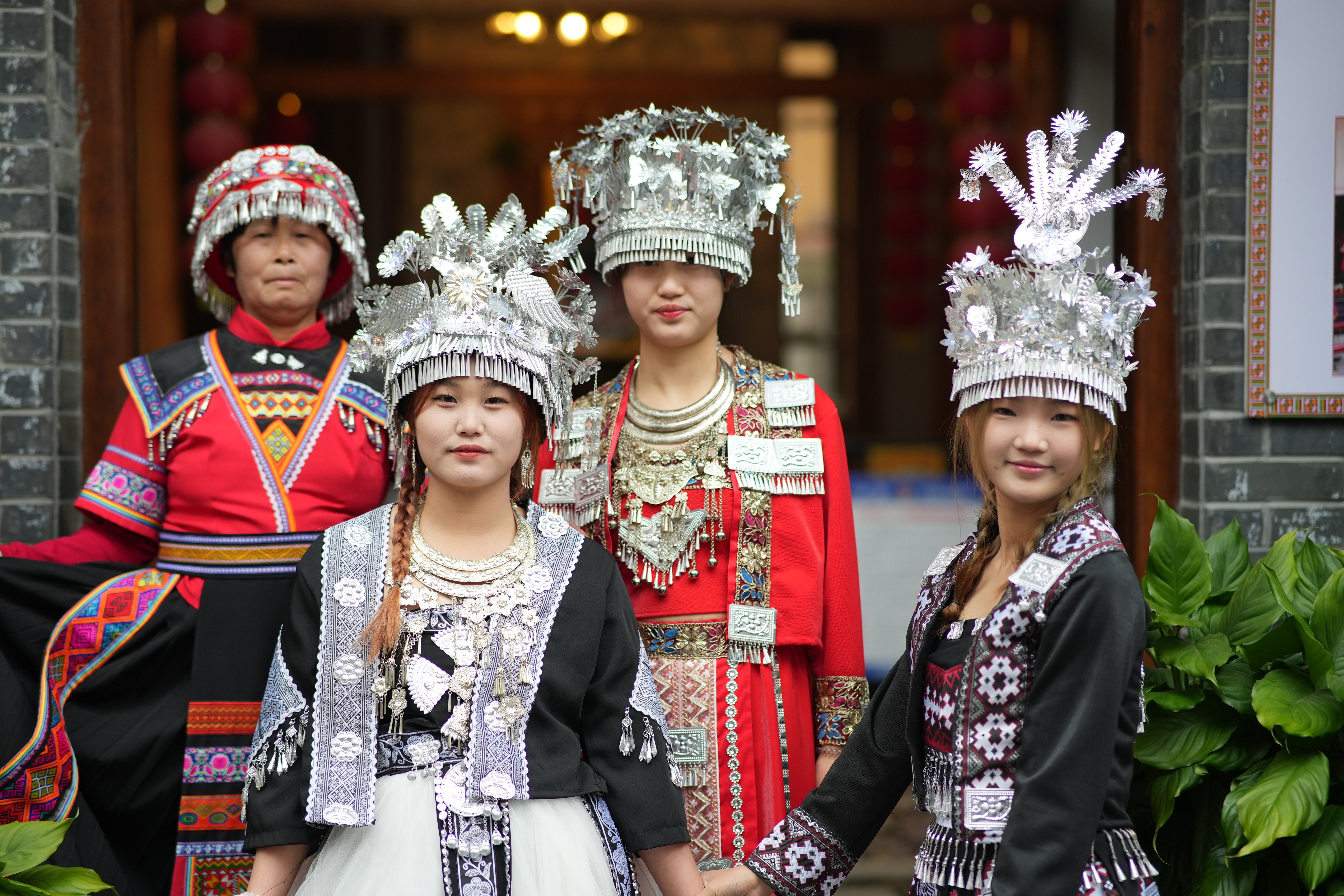 新春走基层·小镇青年丨瑶家小妹:我与瑶服的"不解情缘"