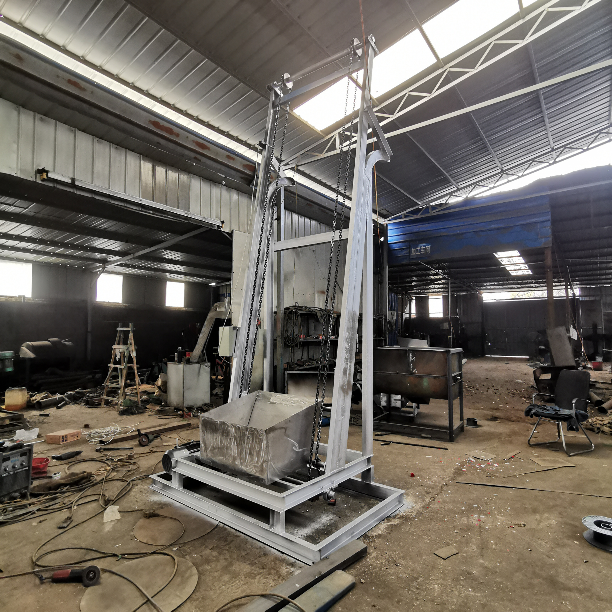 提升污泥还得选择单斗提升机