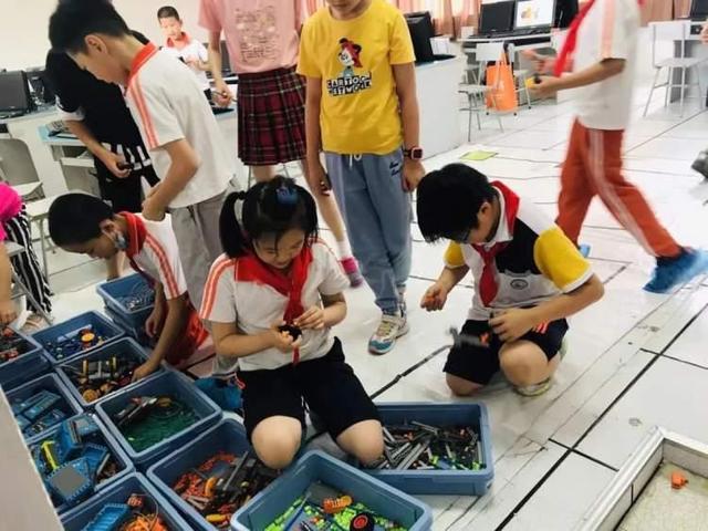 家门口的好学校丨上海市洛川学校:以多彩课程打造灵动课堂