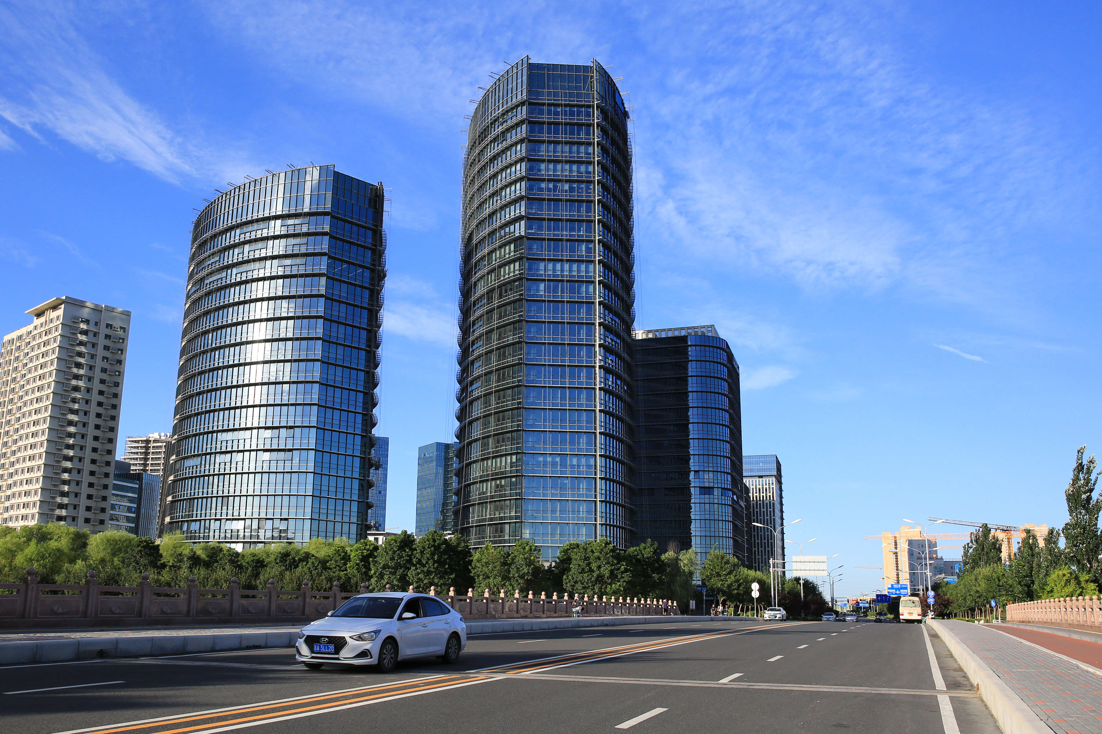 建筑之美!游信创园,逛通明湖;压了几十张照片,一起发出去