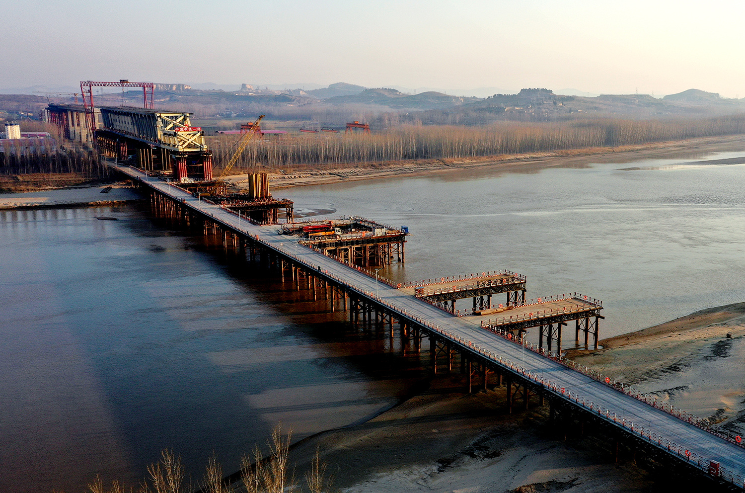 万里黄河浪淘风簸始到金——小记聊泰黄河公铁桥王晓勇