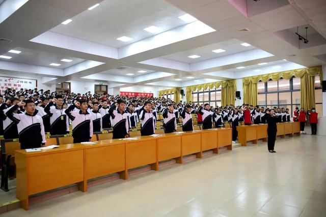 我为群众办实事|罗定市检察院到罗定中学城东学校开展禁毒宣传活动