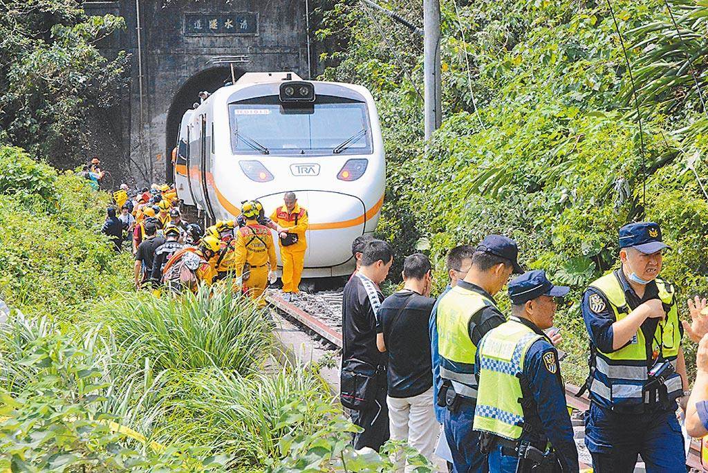 臺灣火車脫軌事件,2名美國人1名法國人遇難