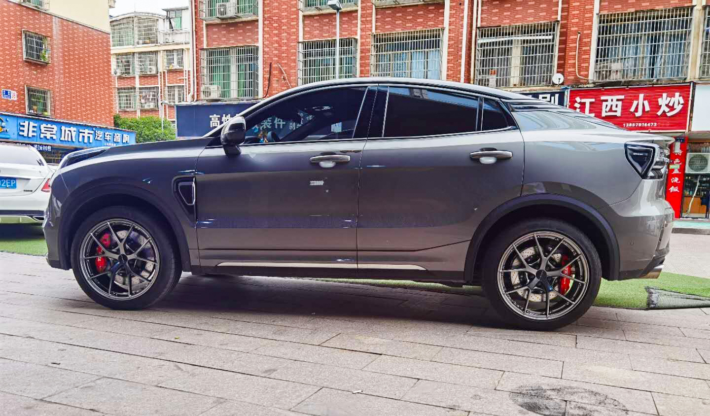 领克05改装tei刹车案例前后轮