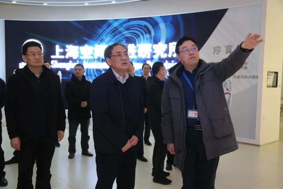 集团公司副总经理张宏俊深入六院801所调研指导