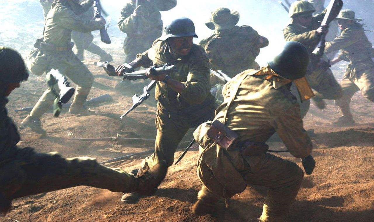 日本兵拼刺刀前为什么退子弹?是为了公平?真实原因让人不齿