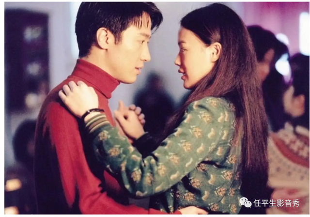 《玻璃之城》:情感迷宫中的爱与苦涩