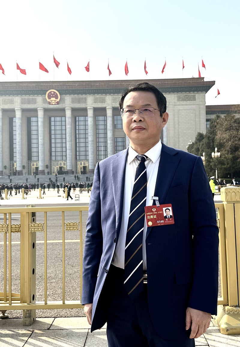 郑军委员:建设"大中小学思政课一体化"区域共同体