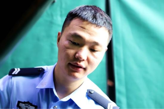 边检民警张兆山两度上"战场,这家书让人泪目